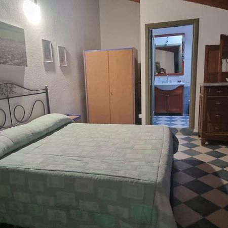 B&B Di Luisa Ledda Ales المظهر الخارجي الصورة